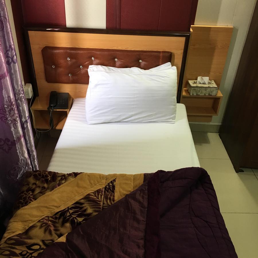 Dijlat Al Khair Hotel فندق دجلة الخير แบกแดด ภายนอก รูปภาพ