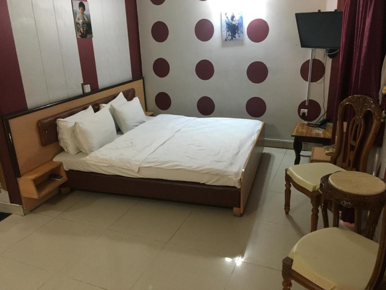 Dijlat Al Khair Hotel فندق دجلة الخير แบกแดด ภายนอก รูปภาพ