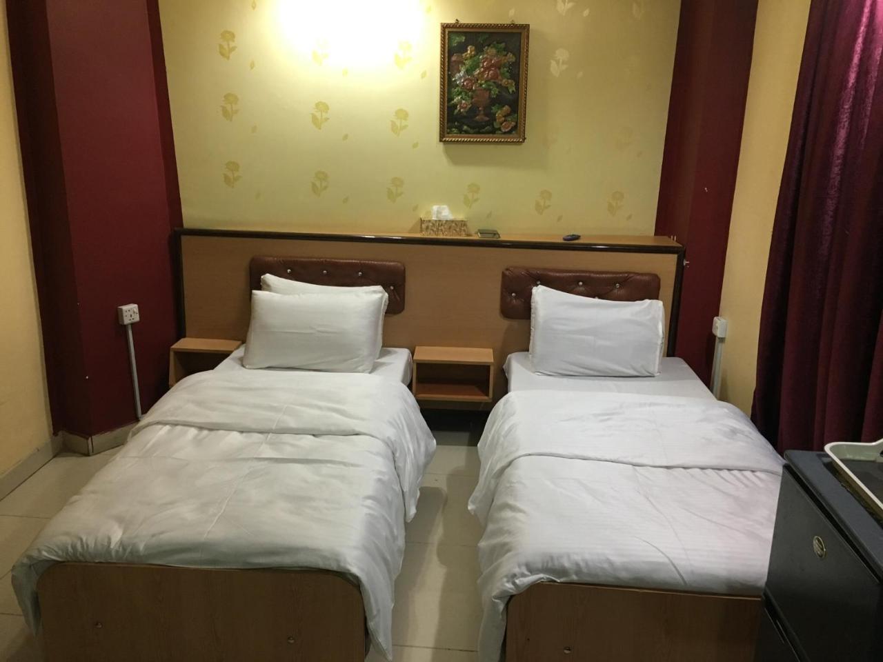 Dijlat Al Khair Hotel فندق دجلة الخير แบกแดด ภายนอก รูปภาพ