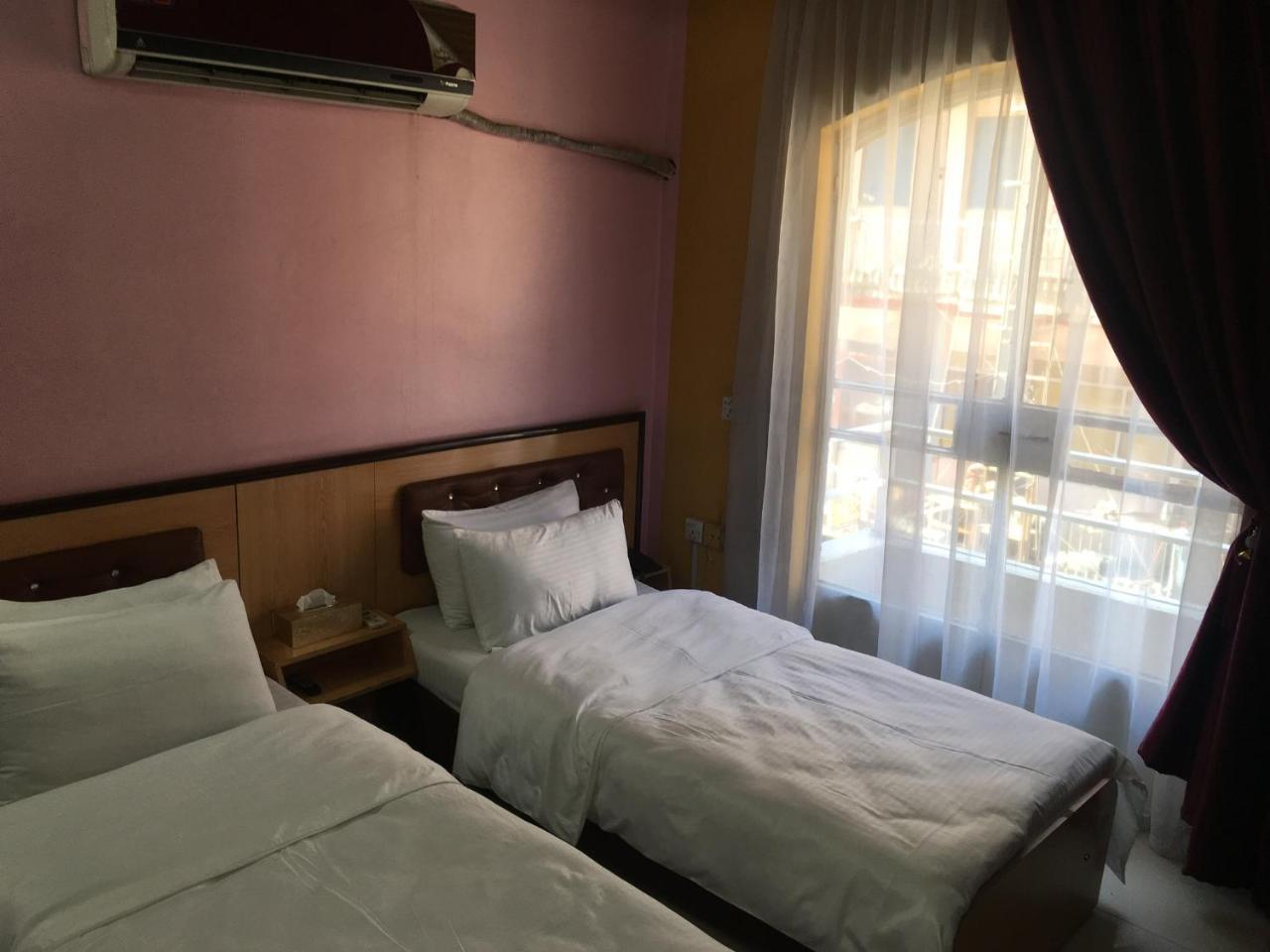 Dijlat Al Khair Hotel فندق دجلة الخير แบกแดด ภายนอก รูปภาพ